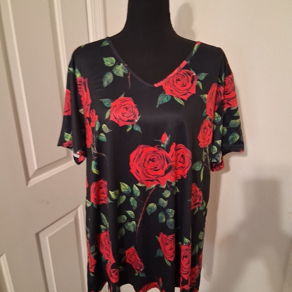 Floral Black and Red Women's Top - Picture 6 of 9